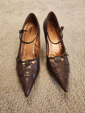 Womens Size 10 Bronx Closed Toe Pointed Leather 3.5" Heel Pumps Shoes